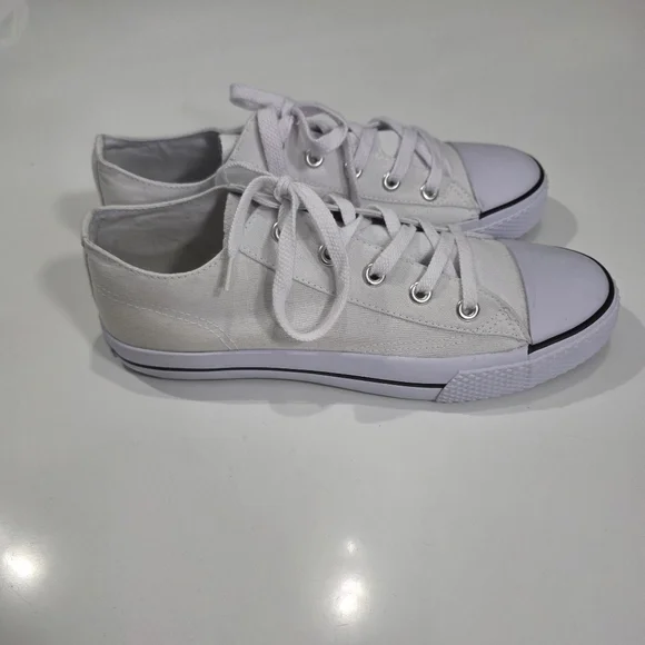 Classic White Canvas Low-Top Sneakers - Picture 6 of 10